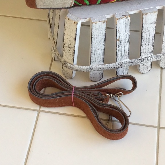 ‘Roatan’ Colorfully Embroidered Crossbody/Purse - Picture 5 of 7